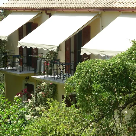 Ξενοδοχείο με διαμερίσματα Trifilli 3*